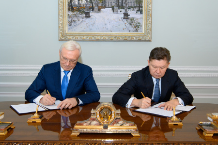 «КАМАЗ» ПОДПИСАЛ СОГЛАШЕНИЕ С «ГАЗПРОМОМ»